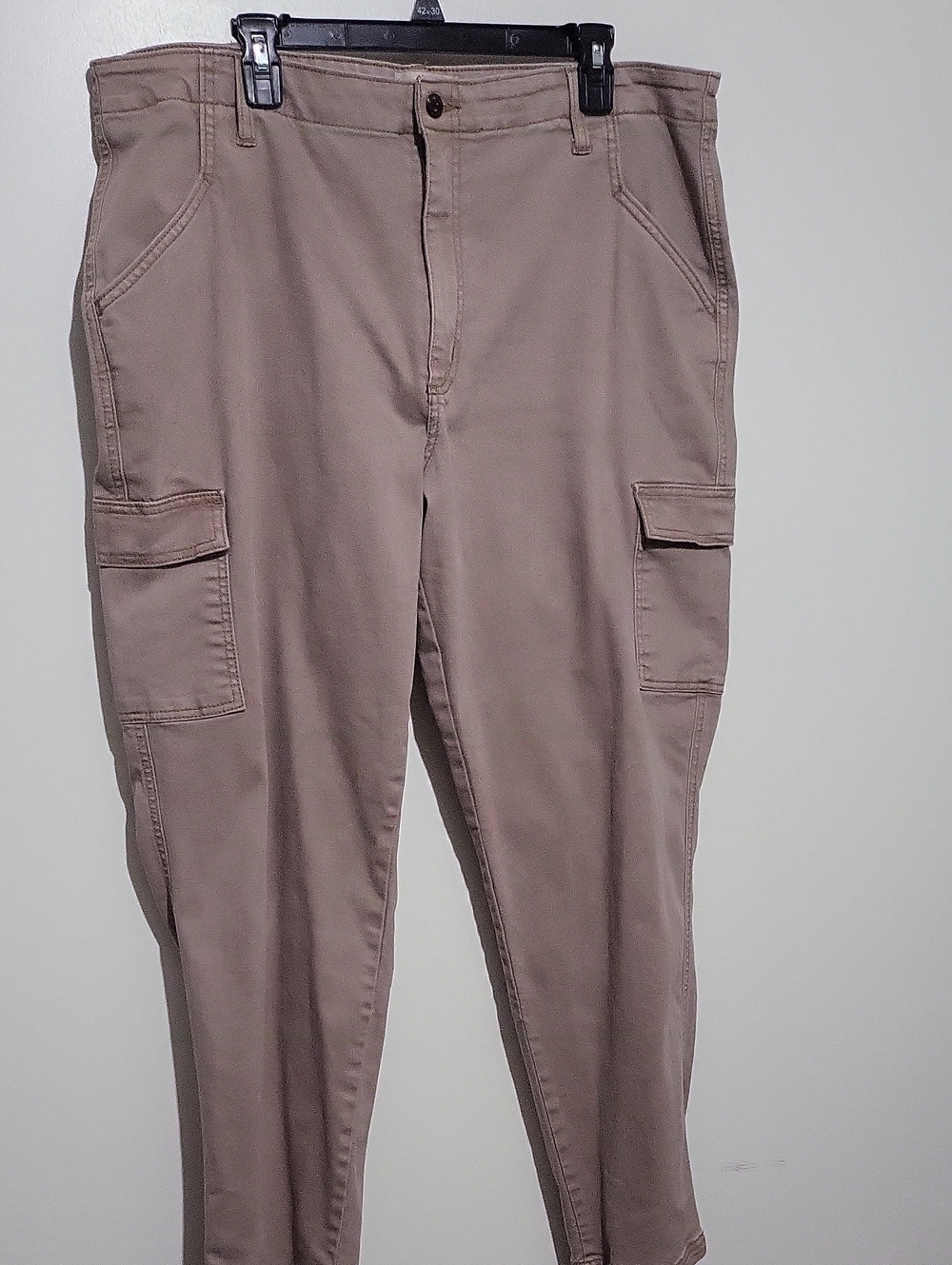 Classic Women's Boyfriend Cargo Jeans - Comfortable Everyday Style - Picture 1 of 10